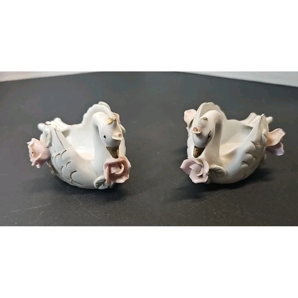 Vintage Swan Trinket Dish Or Personal Ashtrays Made In Japan Set of 2